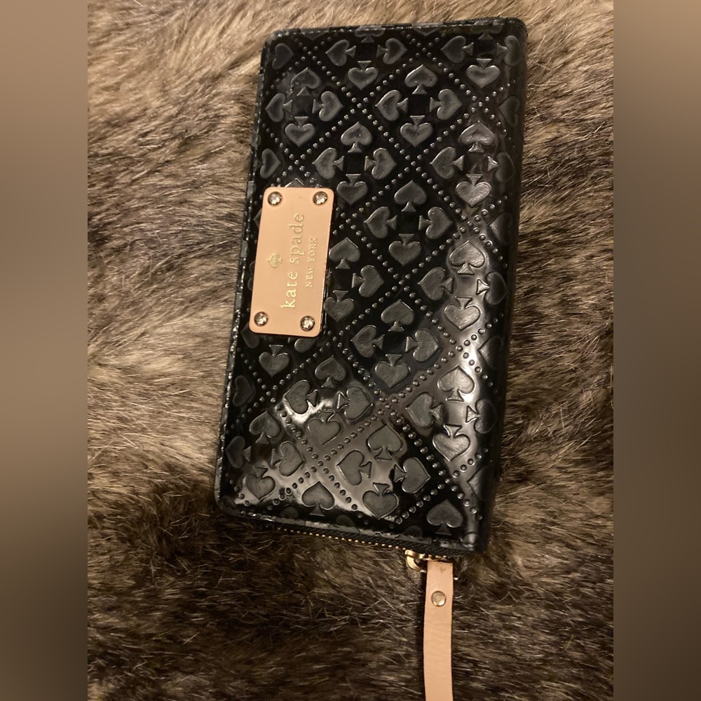 Kate Spade Black and Tan wristlet great condition